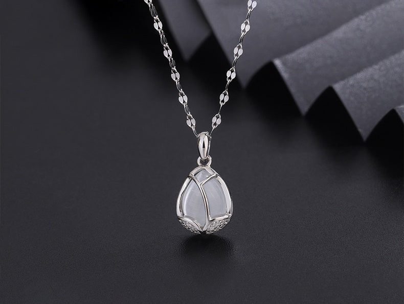 Tulip Blossom Jade Necklace