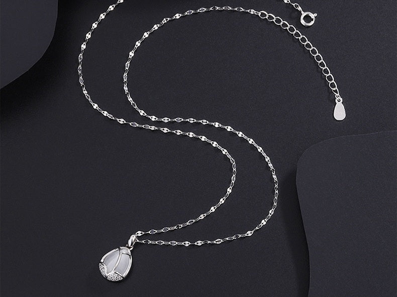 Tulip Blossom Jade Necklace